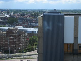 LUMC 64